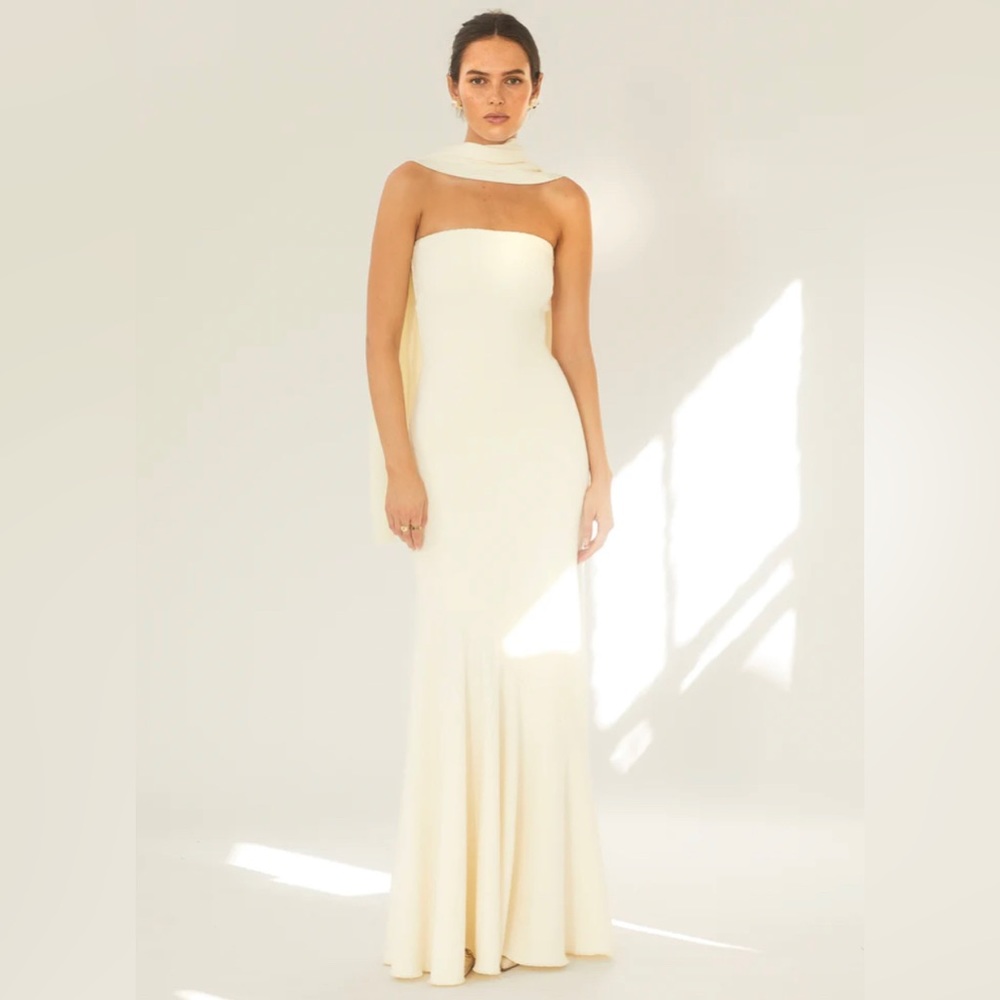 Elegant Cream Maxi Dress